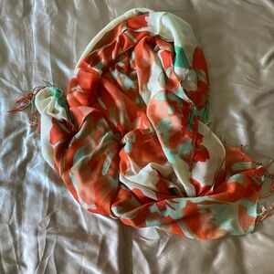 BLOOMINGDALES 100% Viscose Wrap Soft Fringed Orange Multi Flower 75X29, A24